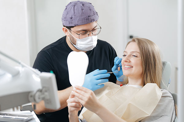 Enhancing Your Smile: How A Cosmetic Dentist Can Transform Your Look