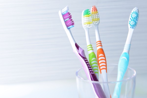 Picking A Toothbrush And Toothpaste: What Are The Alternatives?