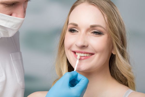 How Cosmetic Dentists Use Veneers To Improve Your Smile